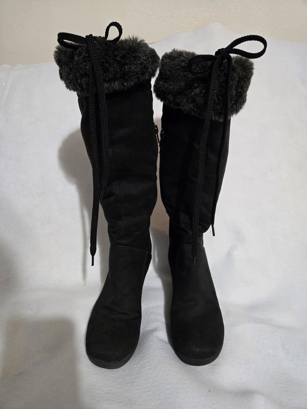 Lower East Side Women's Black Faux-Fur Trim Suede Wedge Boots, Size 7.5 - Picture 8 of 16